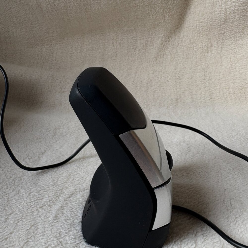 Ergonomic Vertical Mouse for Left and Right Hand, Kinesis DXT Wired - Picture 5 of 8